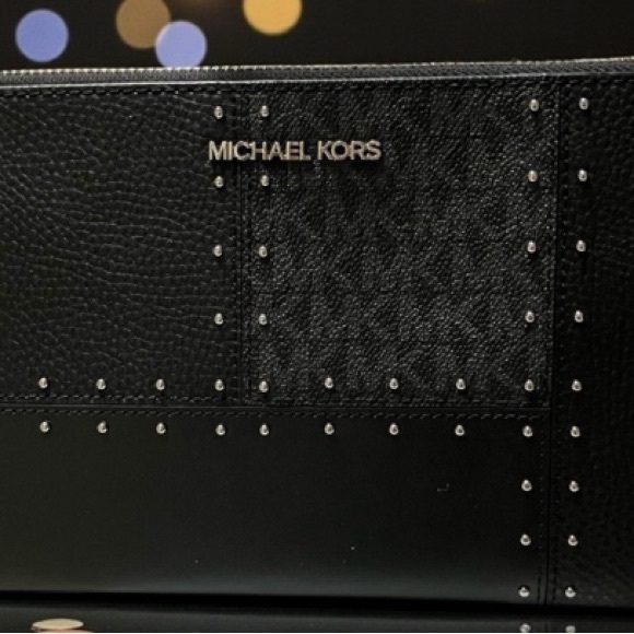 Michael Kors Studded Black Jet set Wrstlet - Picture 1 of 8